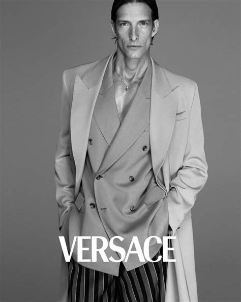 ivan de pineda versace 2023|versace ss23 logo.